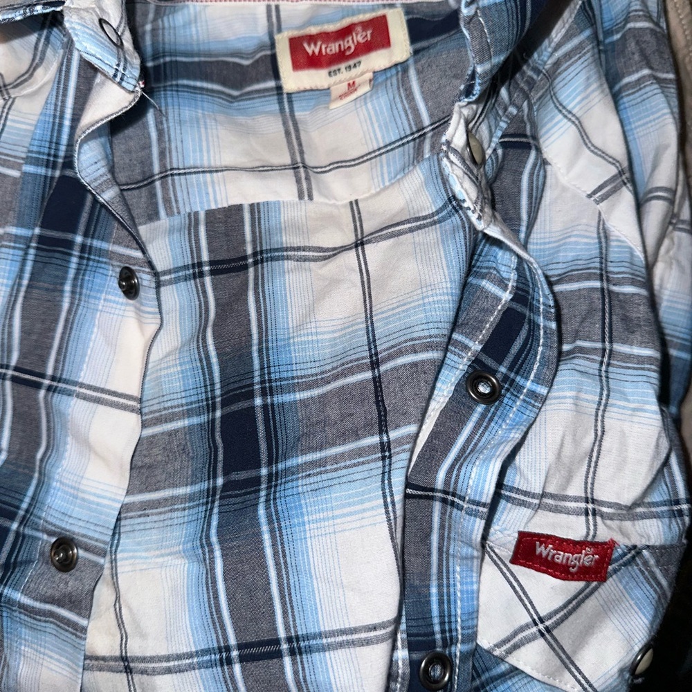 Wrangler Men's Casual Blue and White Plaid Shirt